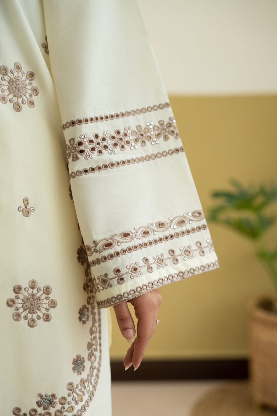 CREAM VILA 2PC