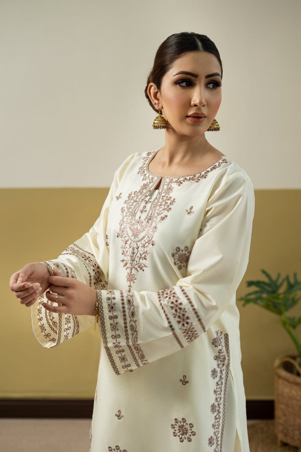 CREAM VILA 2PC