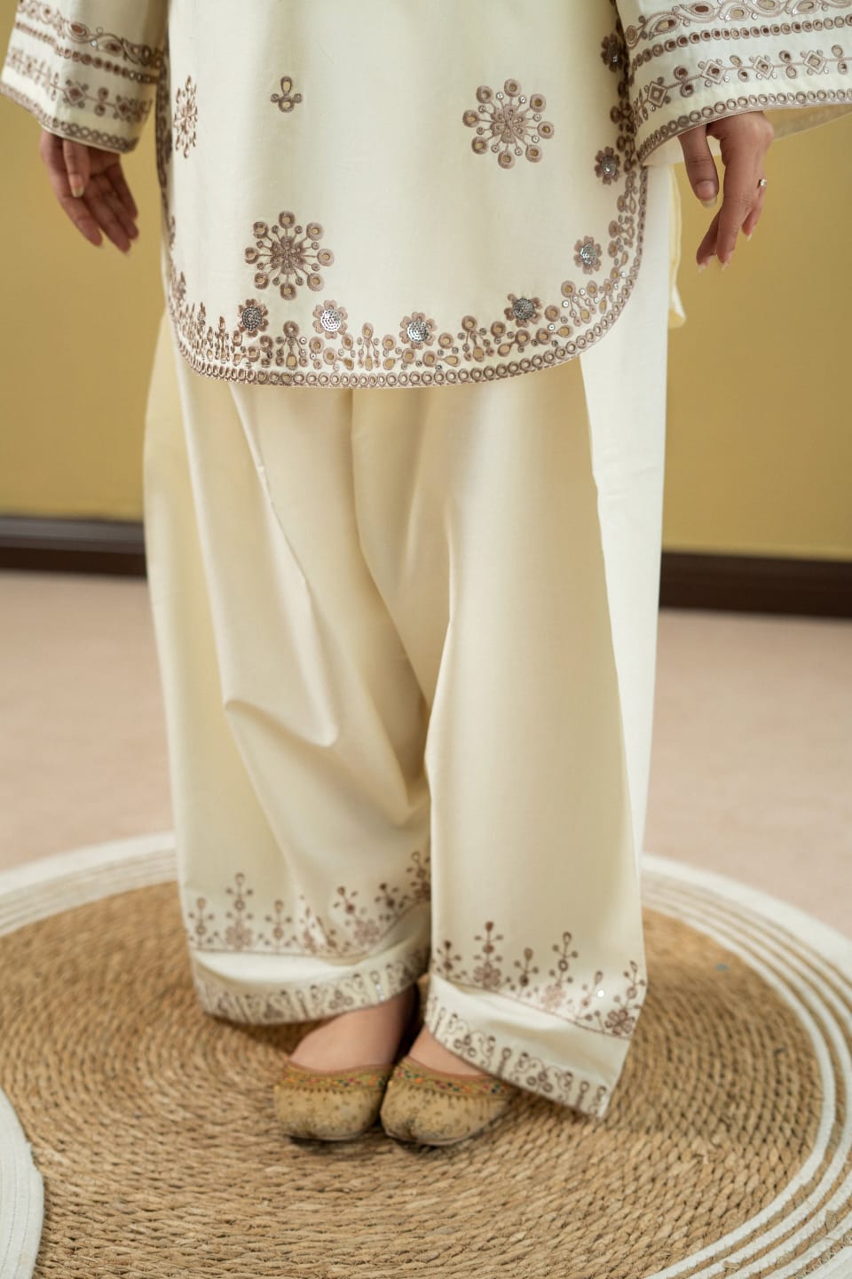 CREAM VILA 2PC